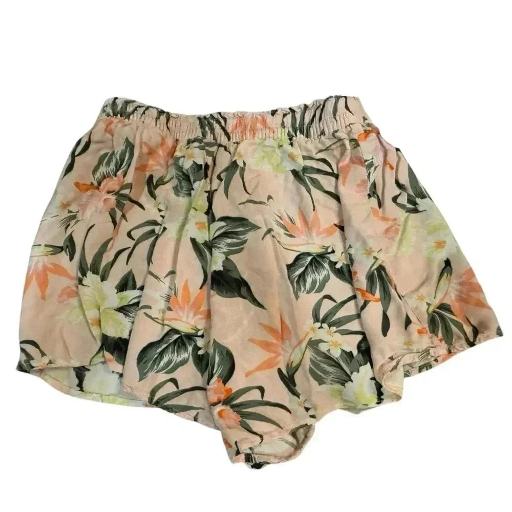Divided floral flowy stretchy shorts size 4